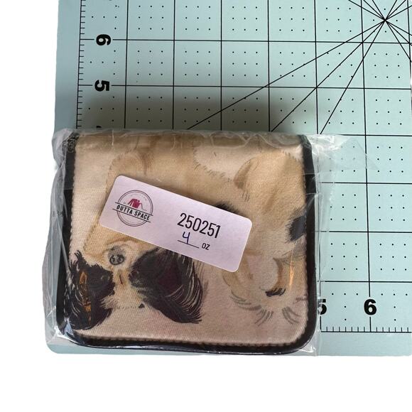 Women's Wallet Beaded Dog Billfold - Picture 9 of 10